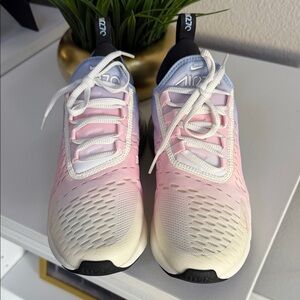 Nike Air Max 270 Sneakers